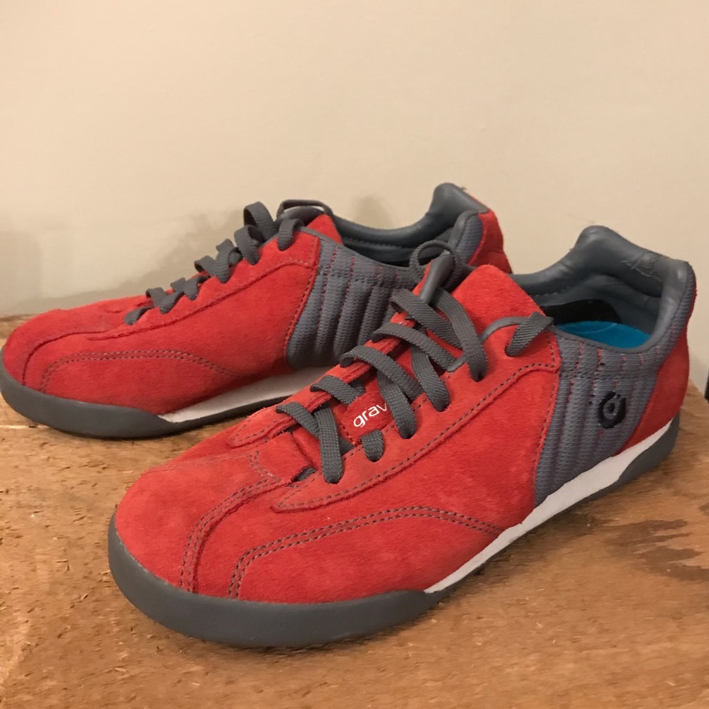 Gravis red suede sneakers